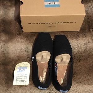 Brand new Black Classic Toms